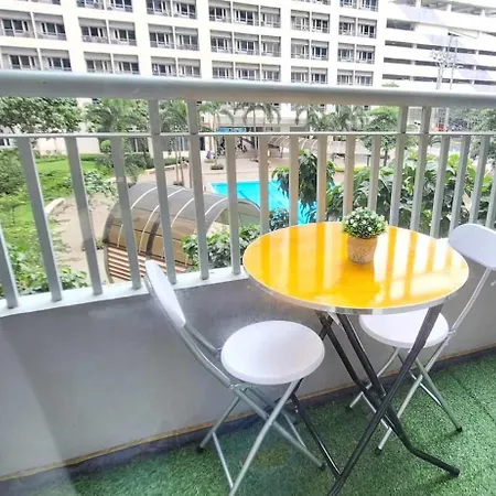 Bright And Cozy 1 Bedroom With Balcony Pool View And Wifi In Grace Residences